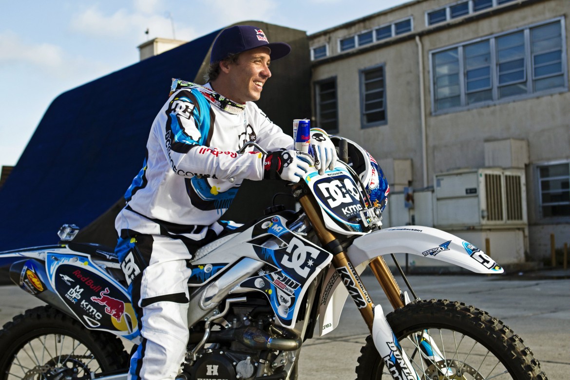 The Life FMX Robbie Maddison - Portrait 2012 (Red Bull) My Life at Speed