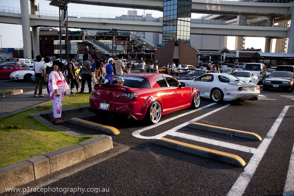 Sevens Day 2013 - Red Chrome wheel RX-8 - wide shot 1