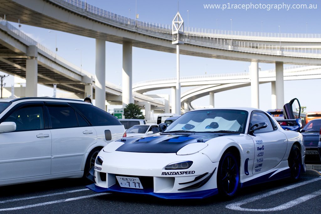 Sevens Day 2013 - White and blue FD RX-7 - Front three-quarter shot 1