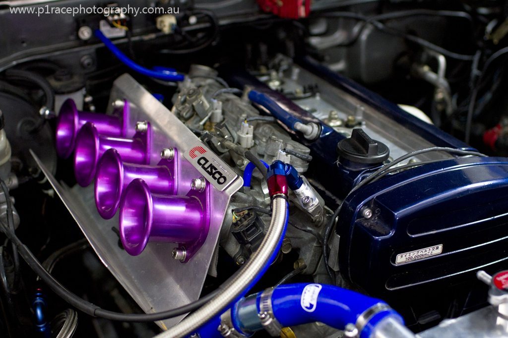 D Garage - AE86 Toyota Corolla Trueno - Engine close-up 3
