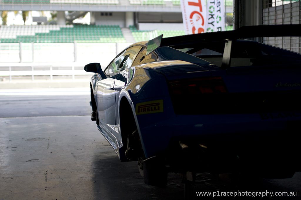 MSS - Sepang - Pits - Blue Lamborghini Gallardo Super Trofeo - rear three-quarter shot 2