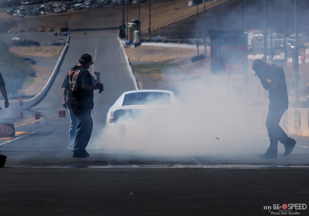 Top Sportsman Winner Jeff Gillette shows us that smoky burnouts are the best.