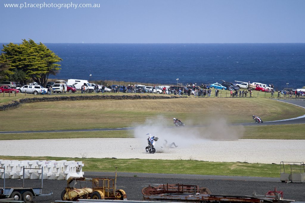 AMCN International Island Classic 2014 - International Challenge Race 2 - Robbie Phillis - 1982 Suzuki XR69 - Turn 8 exit - crash shot 3