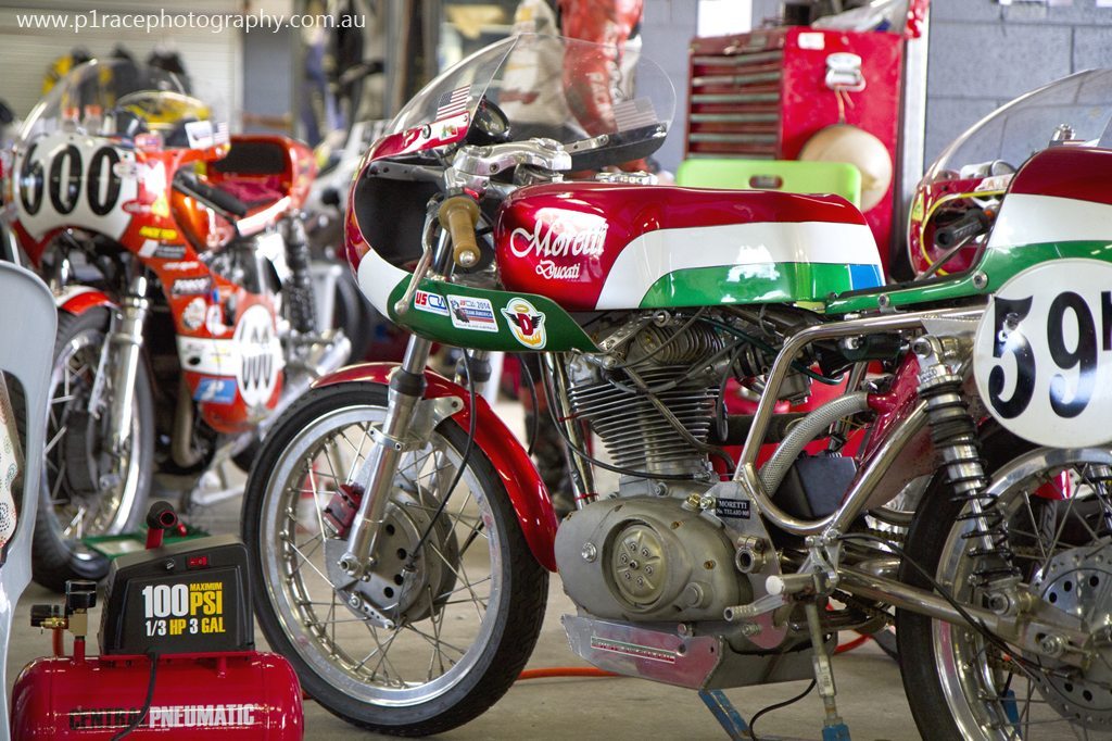 AMCN International Island Classic 2014 - Pits - 11969 Moretti Ducati MKIII - Rear three-quarter view 1