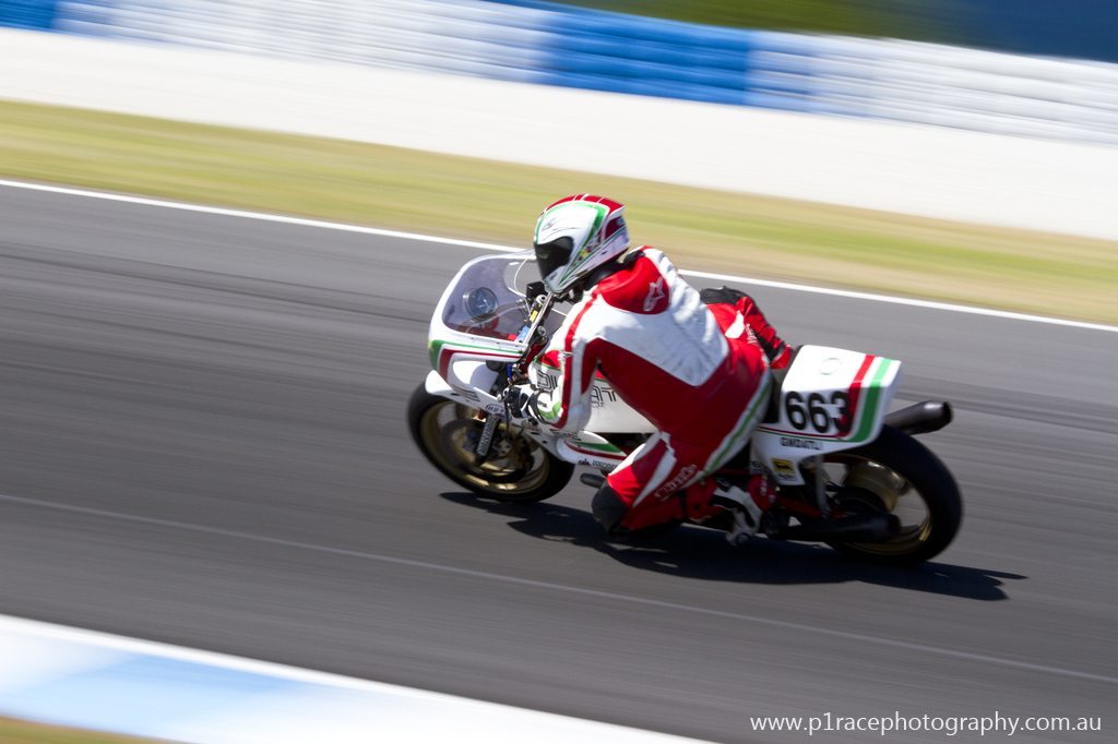 AMCN International Island Classic 2014 - Unlimited Post Classic - Ducati 750S - Turn 6 apex - rear three-quarter pan 1
