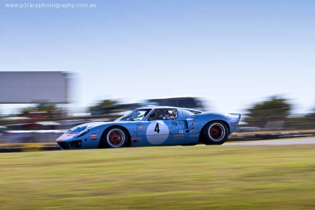 Phillip Island Classic 2014 - Sunday - Andrew Newall - 1969 Ford GT40 replica - Turn 10 entry - profile pan 1
