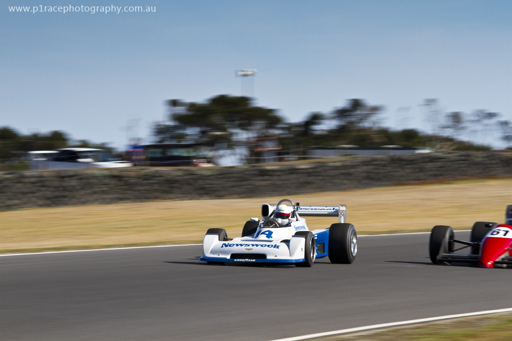 Phillip Island Classic 2014 - Sunday - Simon Gardiner - 1978 Chevron B42 - Turn 3 entry - front three-quarter pan 1
