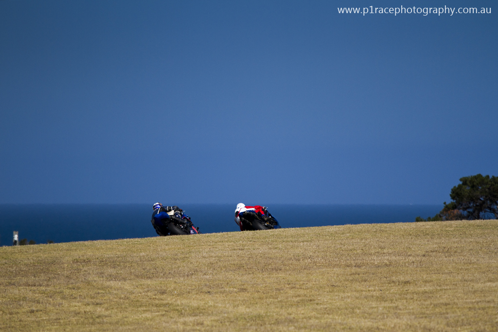 WSBK 2014 - Round 1 - Phillip Island - Sunday - Australian Superbike Prostock Race 2 - Bikes pair - Turn 2 apex - rear shot 5