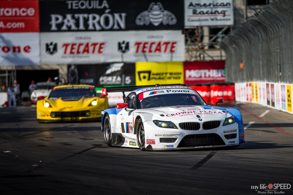 BMW leads the other C7R through Ten