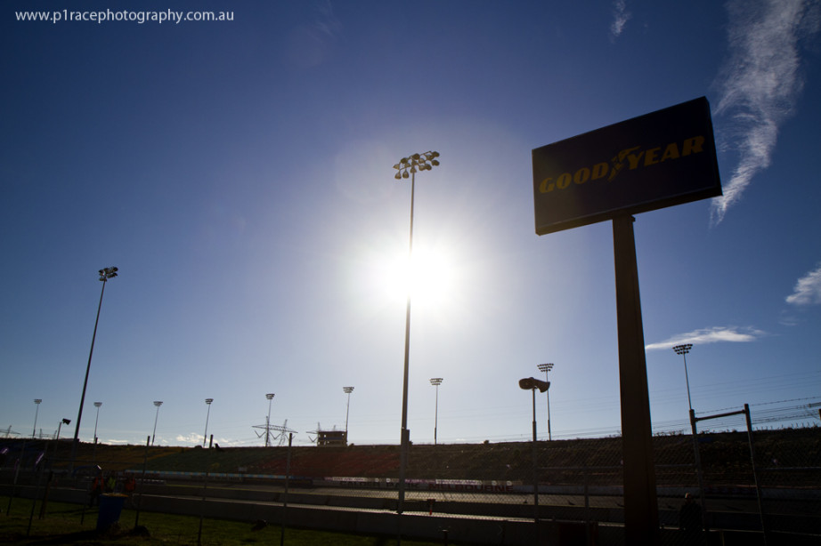 ADGP 2014 Finals - Calder Park - Oval wide silhouette shot 1