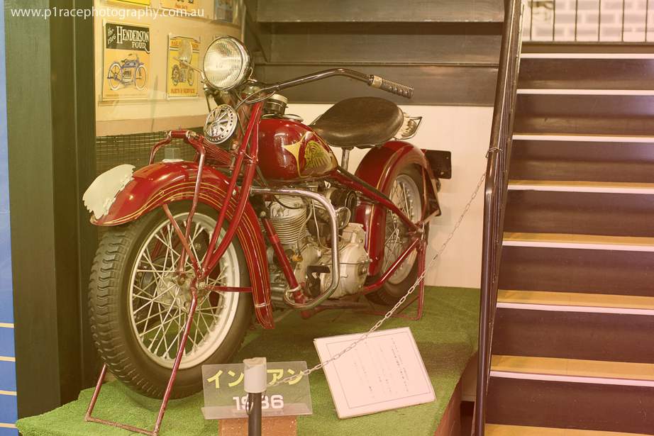 Kyushu jidousha rekishikan - 1938 Indian Motorcycle - front three-quarter shot 1
