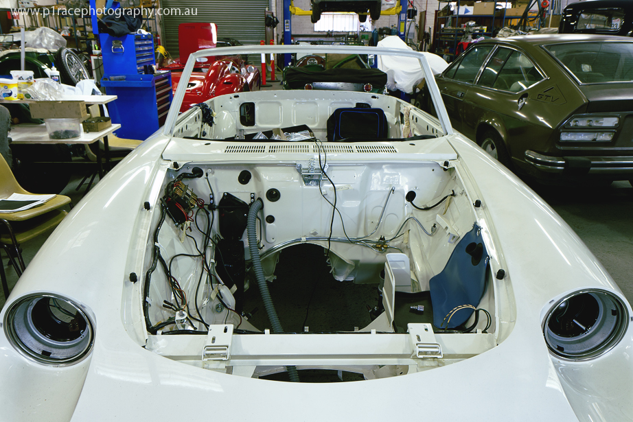 HVR shop visit May 2014 - Main shop - Alfa Romeo Spider bodyshell - front wide shot 2