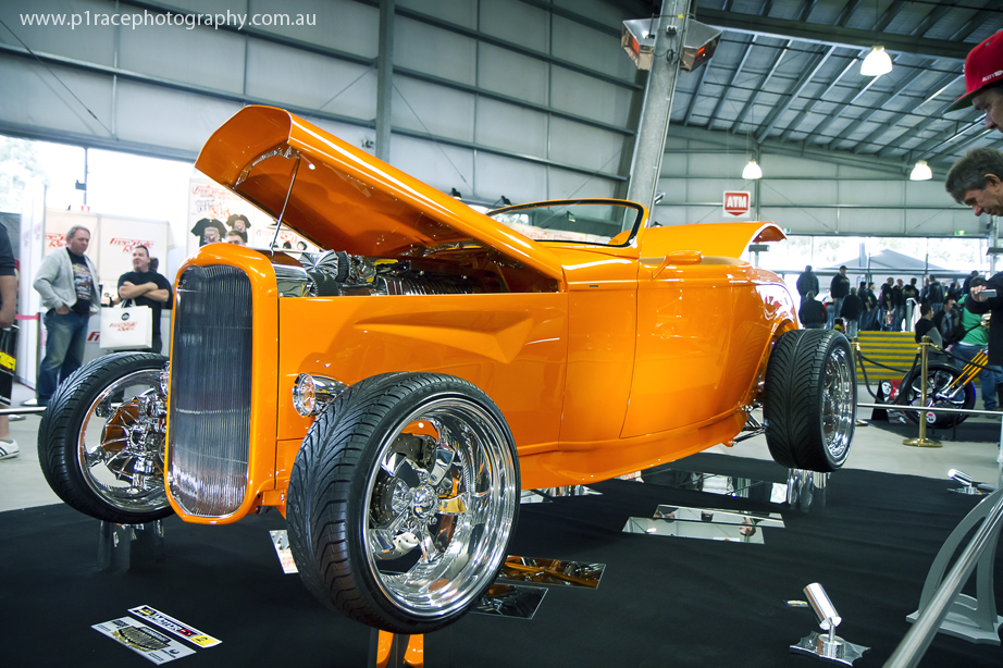 MotorEx 2014 - Orange superhcarged Jaguar V12 hot rod - Fron three-quarter shot 2