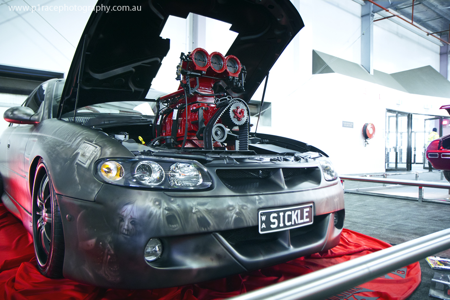 MotorEx 2014 - Sickle HSV V2 GTO - Front three-quarter shot 1