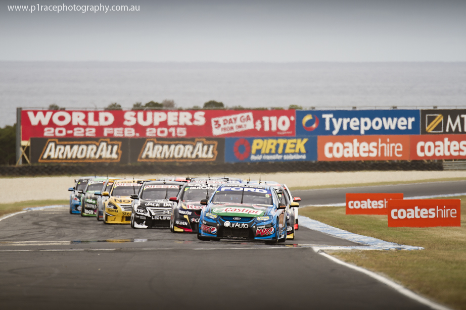 V8 Supercars 2014 - Phillip Island 400 - Race 33 - Lap 1 - Field coming into turn 4 - Front shot 1