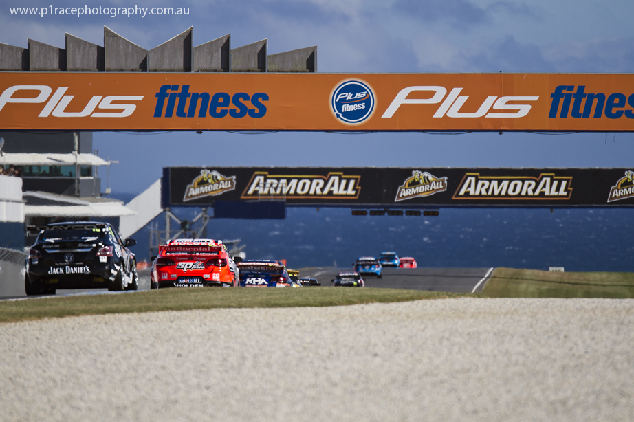 V8 Supercars 2014 - Phillip Island 400 - Sunday - Field - HRT Holden Commodore - Nissan Altima - TWR HHA - Main straight - Rear three-quarter shot 1