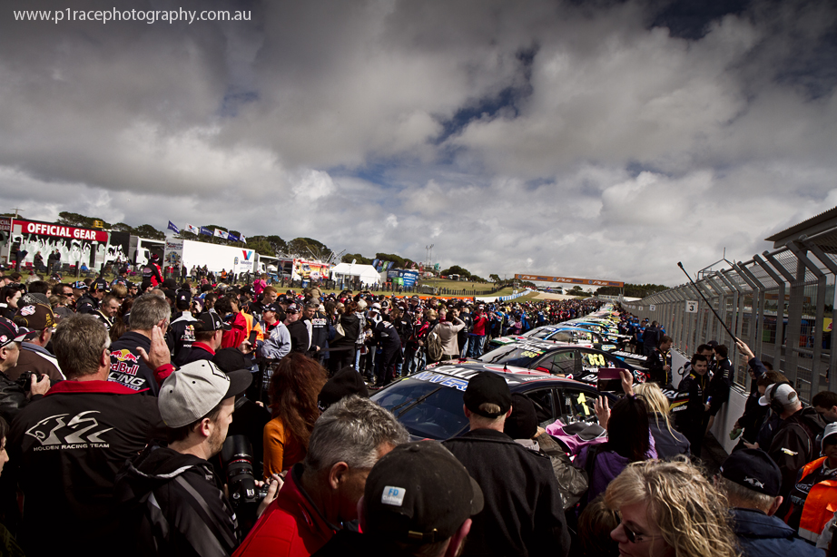 V8 Supercars 2014 - Phillip Island 400 - Sunday - Track Walk - Cars and crowd overhead shot 2