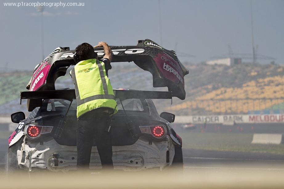 ADGP 2014-15 - Round 2 - Melbourne - Beau Yates - Post-run rear bumper being loaded onto rear wing 1