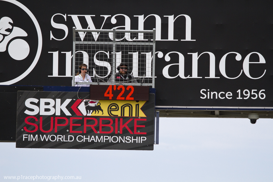 WSBK Phillip Island 2015 - WSBK Race 1 grid - Starters in box - timer counting down 1