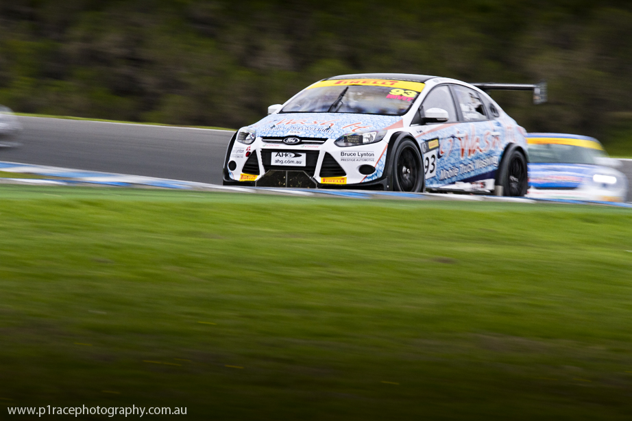 Shannons Nationals 2015 - Round 2 - Phillip Island - Morris - Lynton - MARC Ford Focus V8 - Turn 10 exit - Front three-quarter pan 1