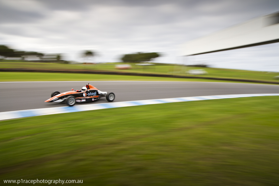 Shannons Nationals 2015 - Round 2 - Phillip Island - e-steel Formula Ford - Turn 11 apex - Front three-quarter pan 1